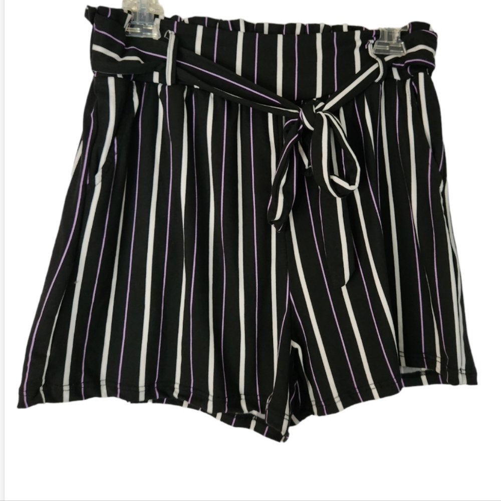 NWT SHOSHO PAPERBAG WAIST SHORTS WITH FABRIC FRONT TIE SZ LARGE